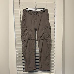 Exofficio women’s convertible field pants👖 Size 6. Pre-owned but much life left